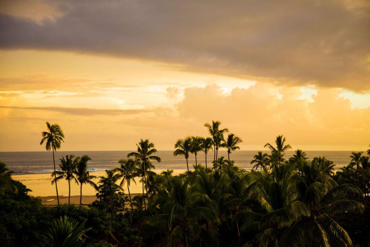 Outrigger Fiji Beach Resort Korotogo Exterior photo